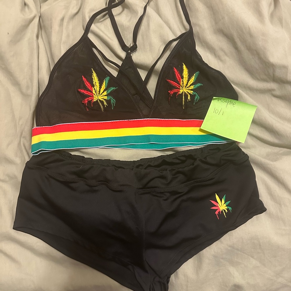 One love, Rasta shorts and top
